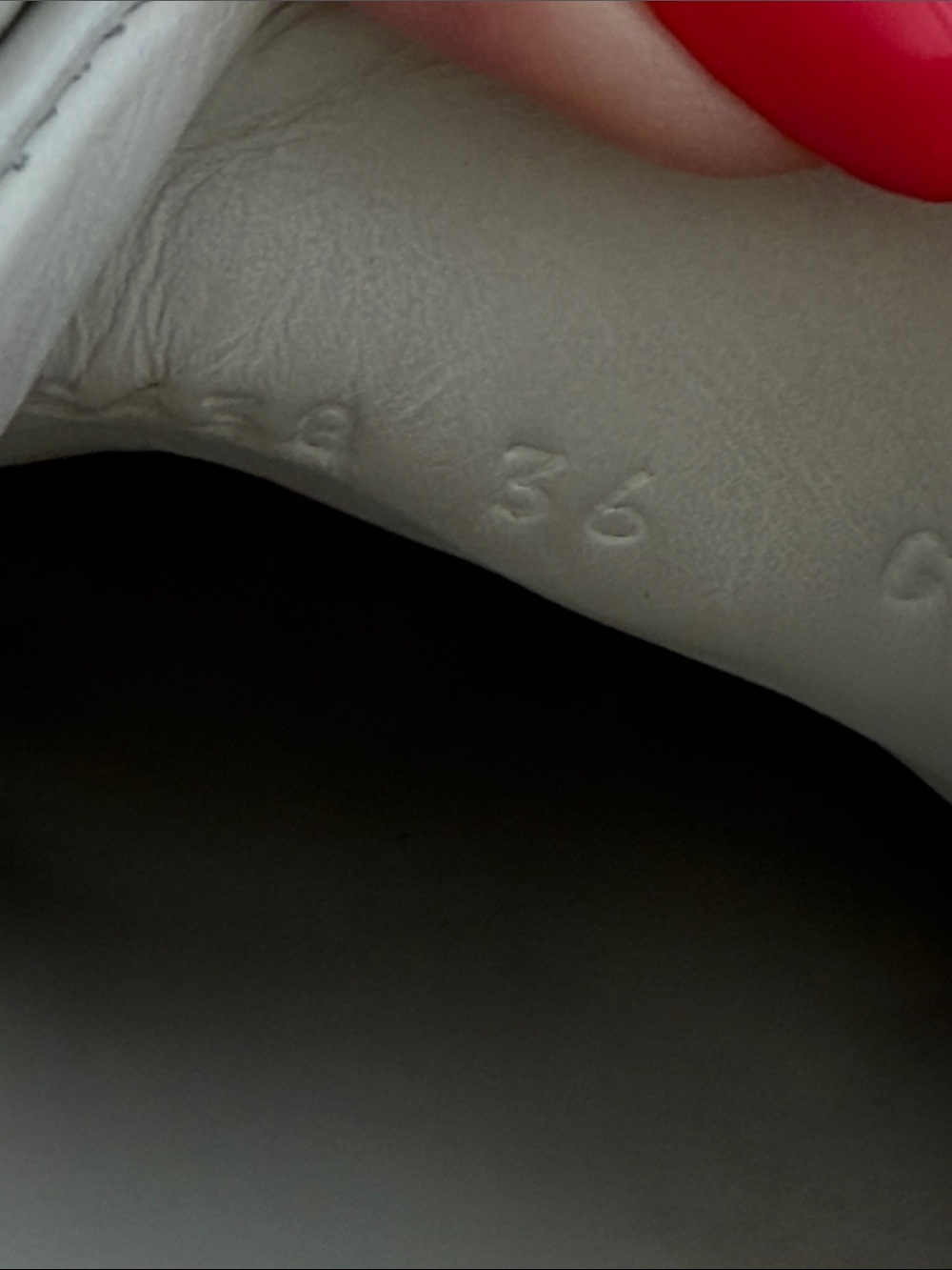 GUCCI Heart Sneakers - Picture 8 of 10